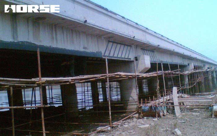 Bridge strengthening with Horse Construction composite strengthening systems Bridge strengthening with Horse Construction composite strengthening systems